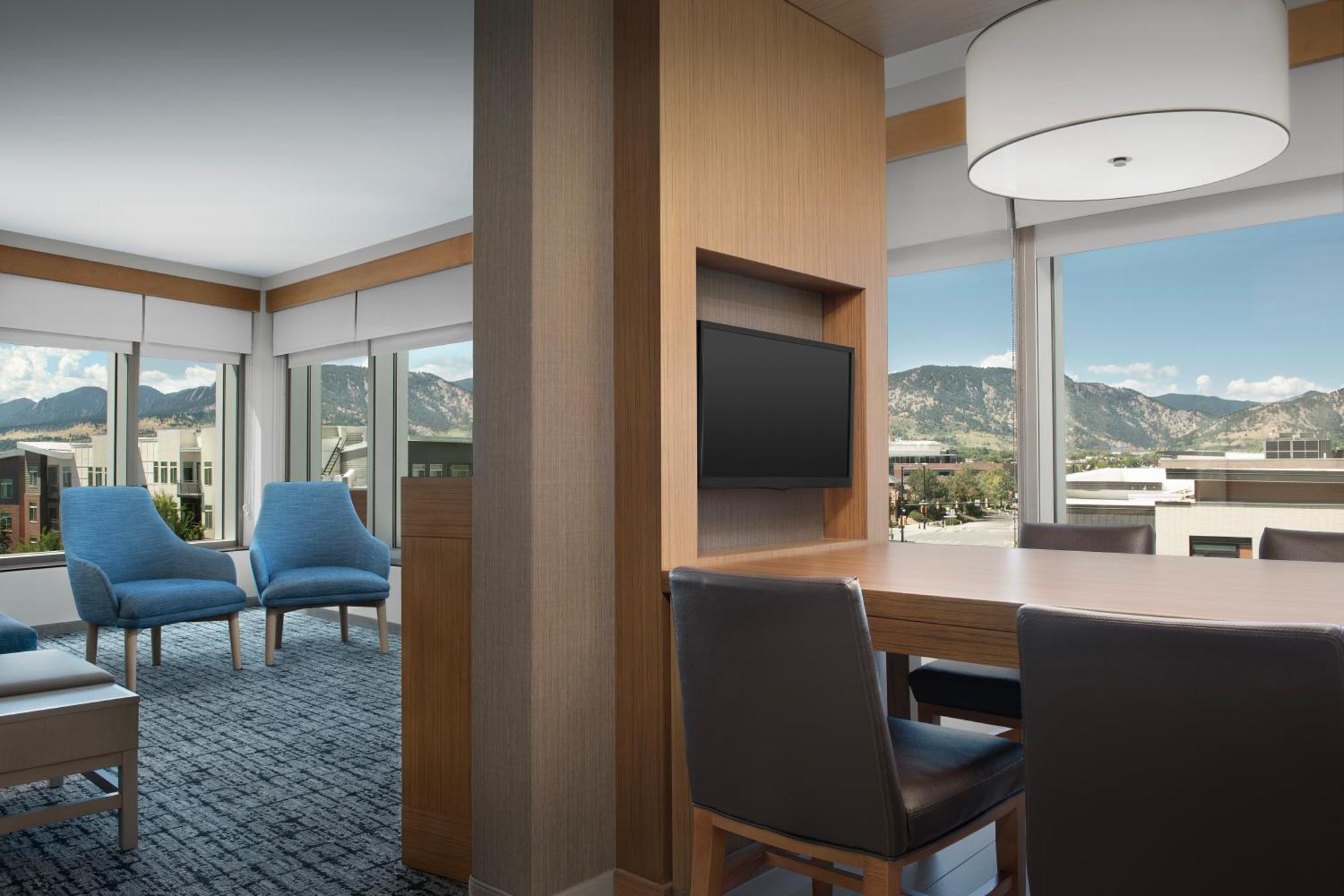 Hyatt Place Boulder Pearl Street - Newly Renovated Боулдър Екстериор снимка